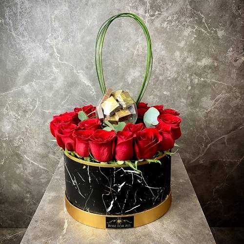 الاسود الذهبي الرخامي