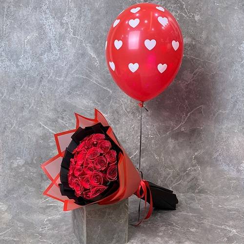 باقة الحب من الورد الجوري مع بالونات 25 وردة رقم.3