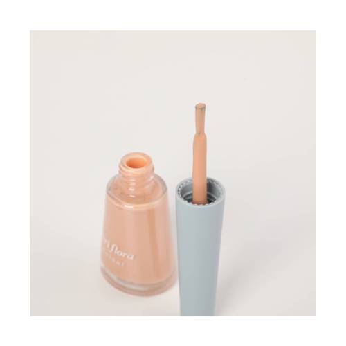 طلاء اظافر لون الطين