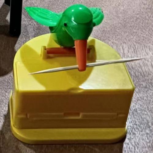 تويت بيك حامل اعواد الاسنان 