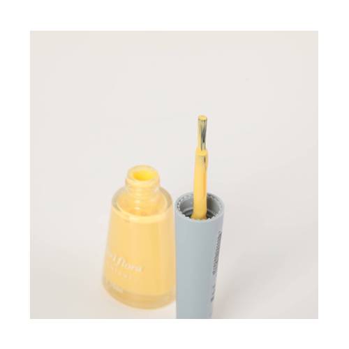 طلاء اظافر اصفر