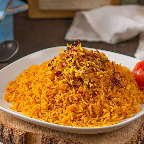 عيش احمر مع مرق