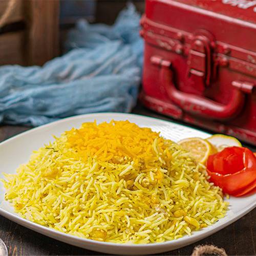 عيش باجيلا مع مرق