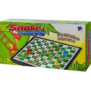لعبة السلم والثعبان كبيرة