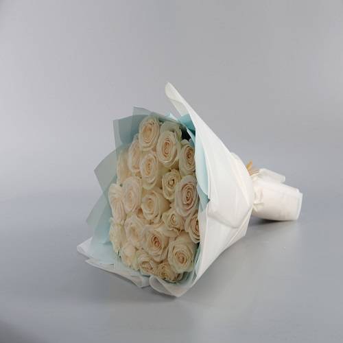 بوكيه جوري ابيض 20حبه مع طباعه كارت موديل رقم.RS106