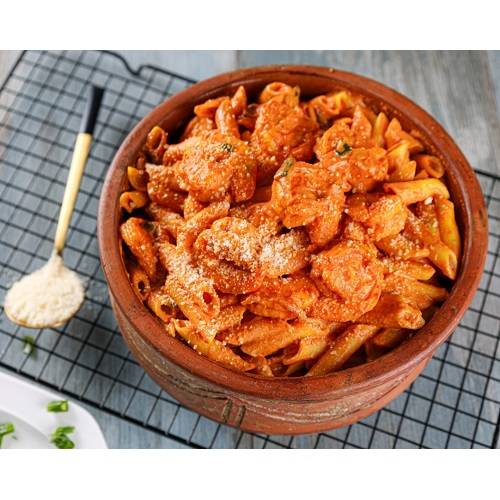 بينك باستا مع الروبيان او الدجاج