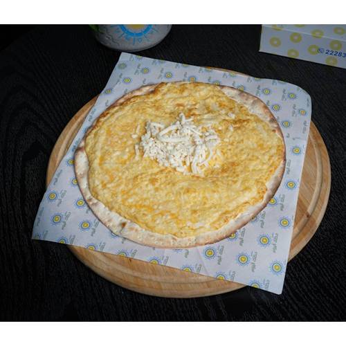 فطيرة سجق مع بيض وجبن