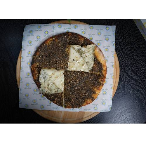 فطيرة زعتر وجبن لارج