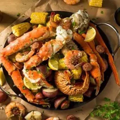 سطل ماكولات بحرية بالكريمة