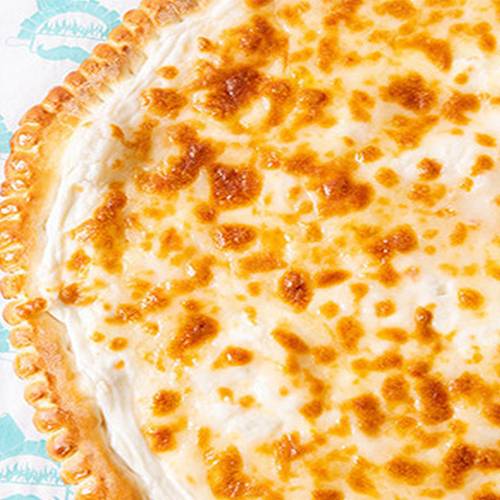 فطيرة قيمر وعسل