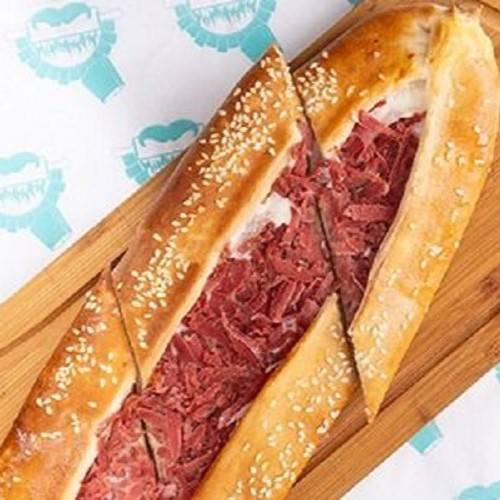 فطيره مرتديلا كاتشاب مايونيز