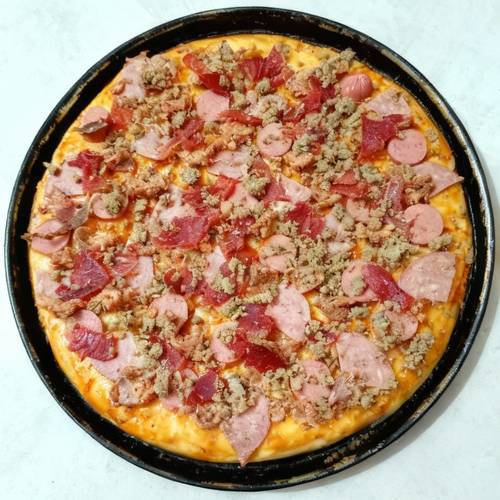 بيتزا مكس لحم