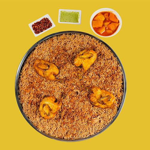 صينية مجبوس دجاج عيش بني