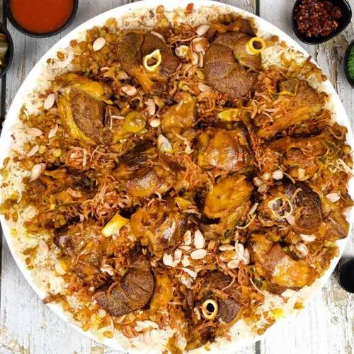 صينية مجبوس لحم عربي