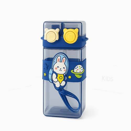 زجاجة مياه مدرسية بلاستيك مع حزام لون ازرق 570مل رقم.C-912