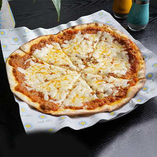 فطيرة محمره مع جبنه