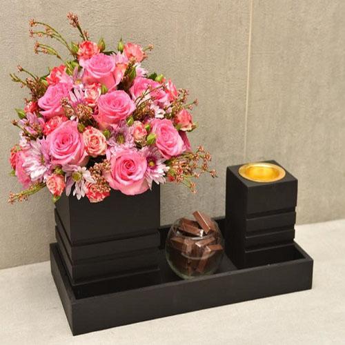 ديكور خشب اسود مع مبخر وشوكولاتة وطباعة كارت موديل رقم.RS69