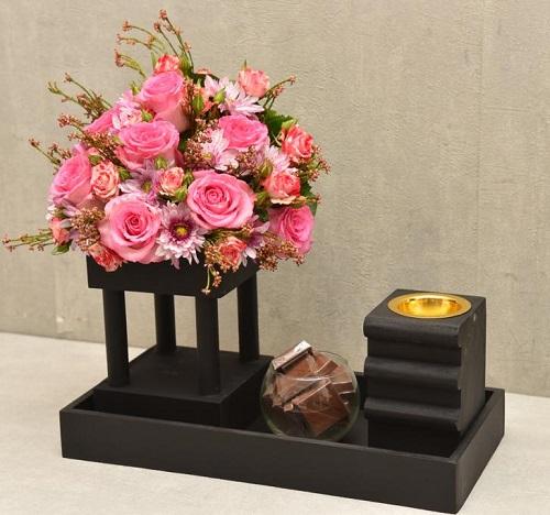 ديكور خشب اسود مع مبخر وشوكولاتة وطباعة كارت موديل رقم.RS-67