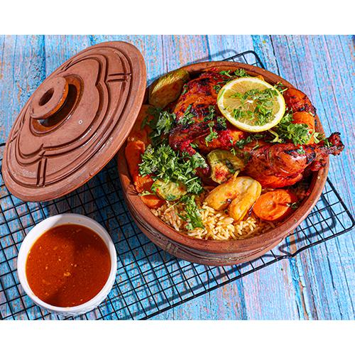 دجاج مع المحاشي والعيش