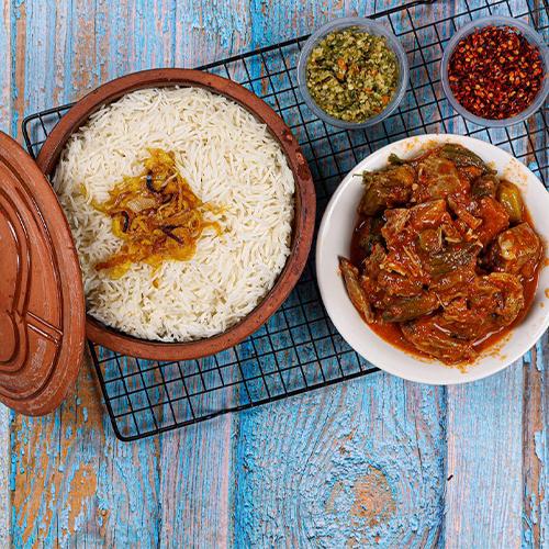 مرق لحم باميه مع العيش