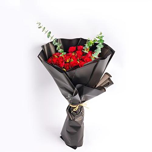 باقة ورد حمراء صغيرة مطبوع عليها عبارة موديل رقم.RS160