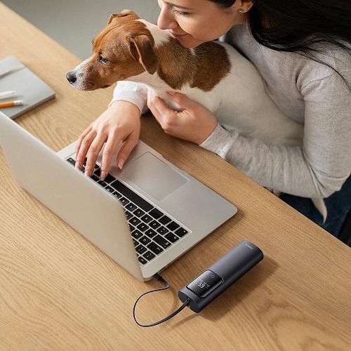 اي ووك تانكر باوربانك PD مع كابل مدمج شاحن سريع ثنائي الاتجاه 65واط 20000مللي امبير اسود موديل رقم.HBT001-001A