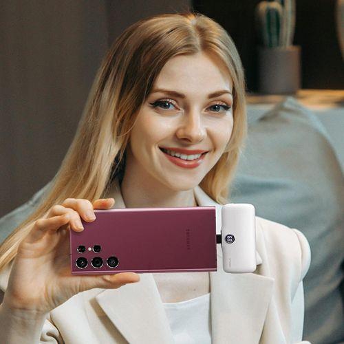 اي ووك لينك مي برو بطارية الجيب 4800مللي امبير Type C شحن سريع مع شاشة عرض ابيض موديل رقم.DBL5000PC-002A