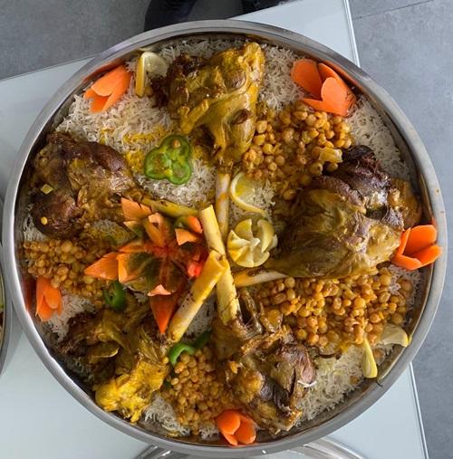 صينية مجبوس لحم تكفي 5اشخاص