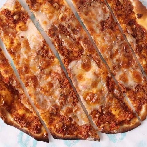 فطيرة لحم جبن