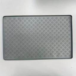 حصيرة طعام للحيوانات الاليفة من السيليكون مقاوم للماء ذات حافة مستطيلة 30x48سم